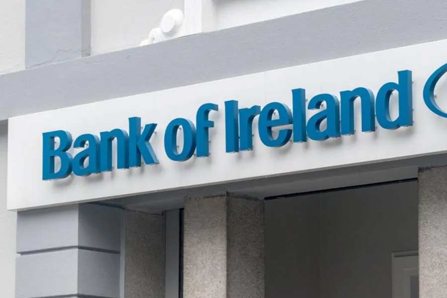 Some people of Ireland withdraws extra money from ATMs due to Bank Glitch