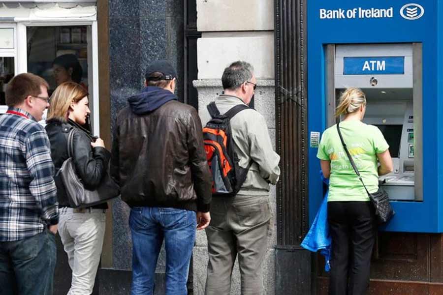 Some people of Ireland withdraws extra money from ATMs due to Bank Glitch