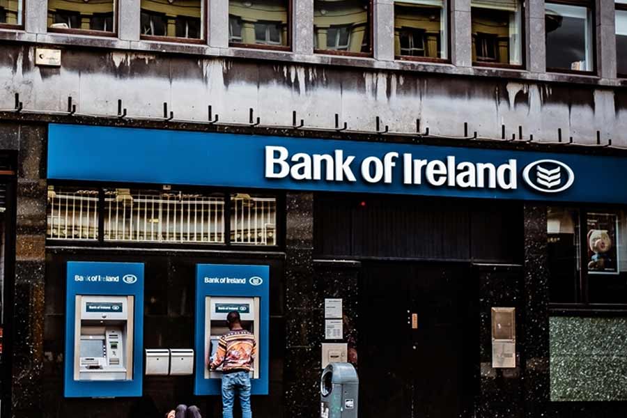 Some people of Ireland withdraws extra money from ATMs due to Bank Glitch