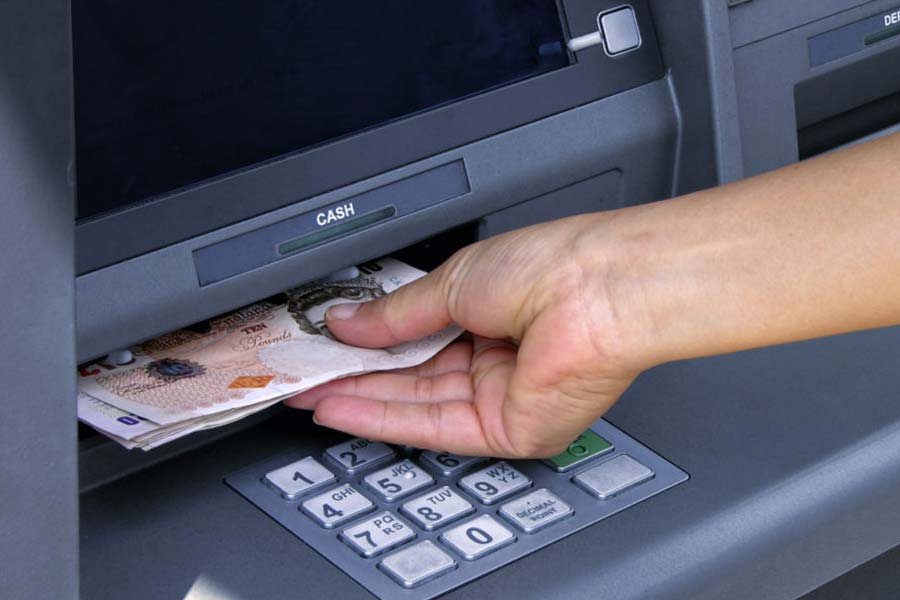 Some people of Ireland withdraws extra money from ATMs due to Bank Glitch