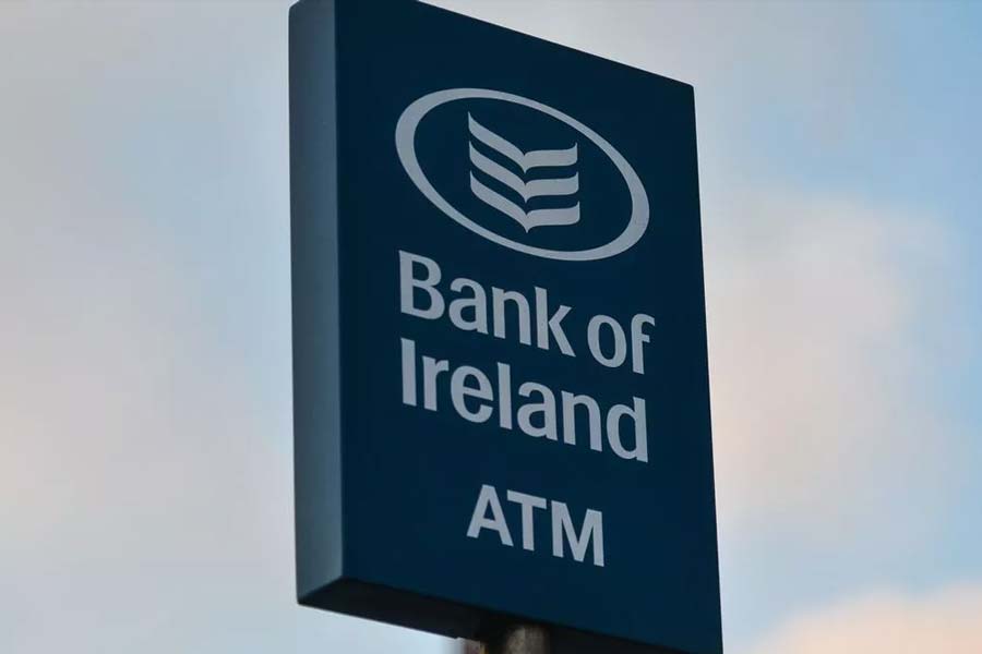 Some people of Ireland withdraws extra money from ATMs due to Bank Glitch