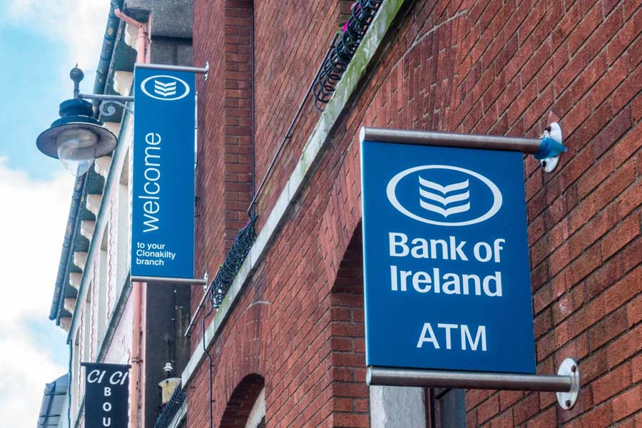 Some people of Ireland withdraws extra money from ATMs due to Bank Glitch