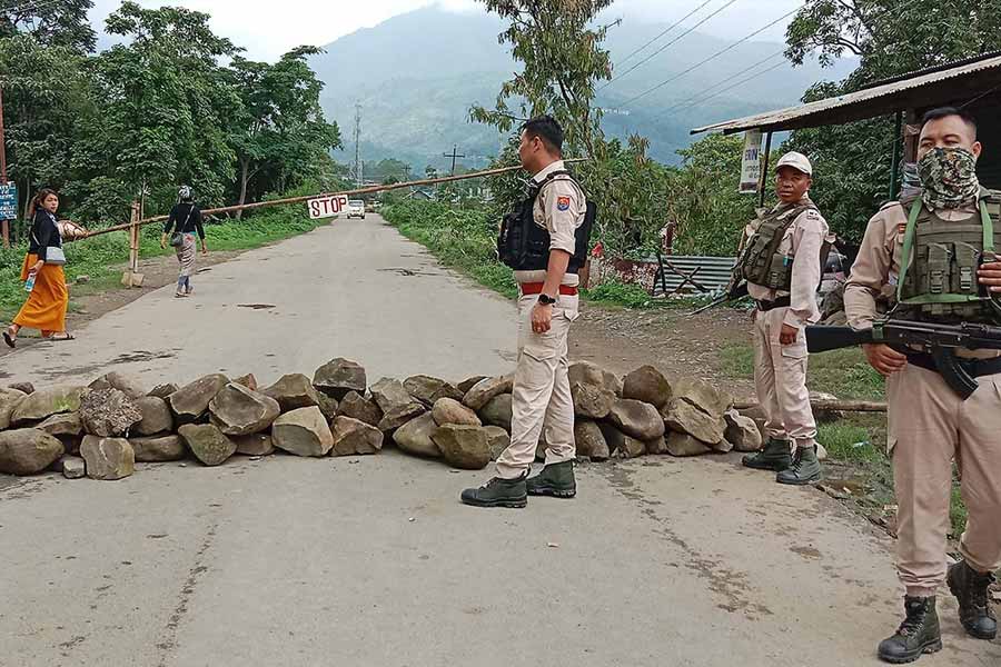 Tribal Kuki-Zo communities again blocks National Highway in hill areas of Manipur