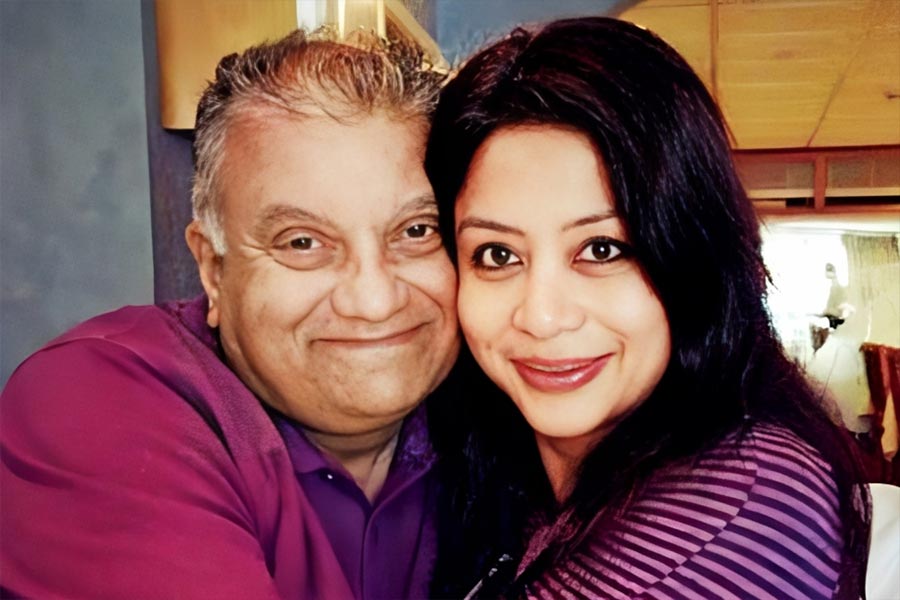 পিটারের সঙ্গে ইন্দ্রাণী।