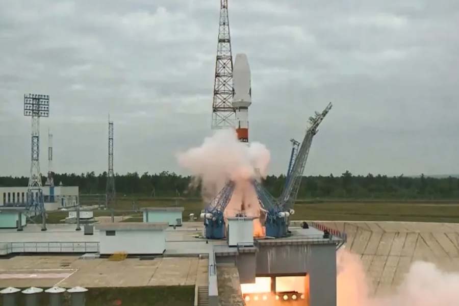 Russian scientist hospitalized after Luna25 crashed before landing on Moon.