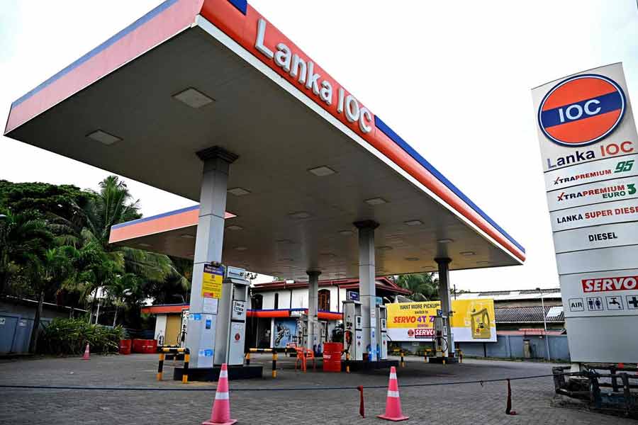 China enters Oil Market in Sri Lanka causing setback for Indian Oil