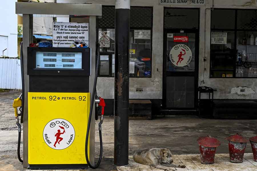 China enters Oil Market in Sri Lanka causing setback for Indian Oil