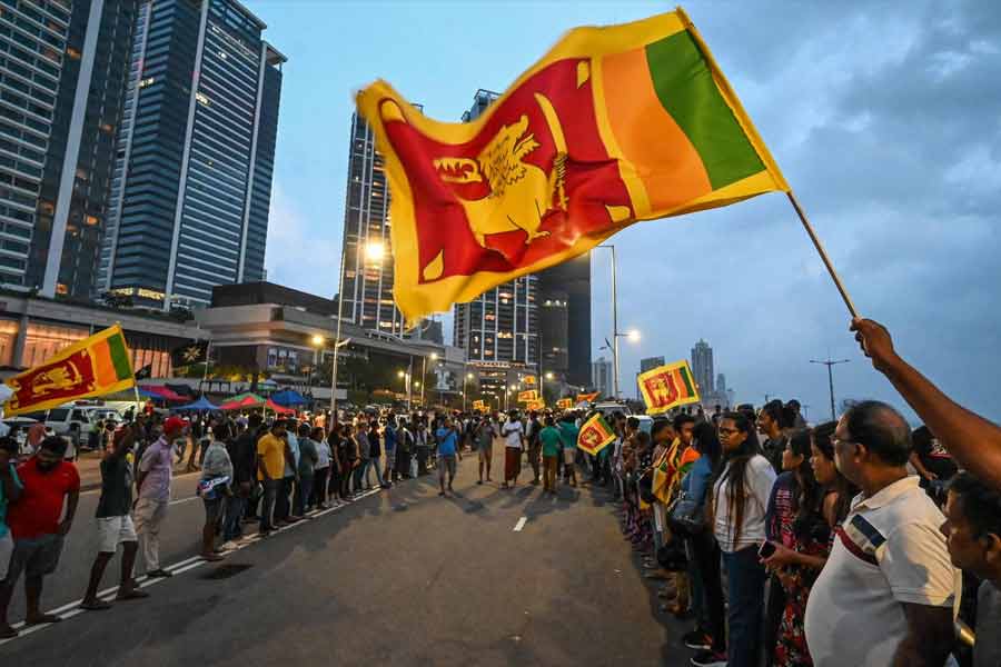 China enters Oil Market in Sri Lanka causing setback for Indian Oil