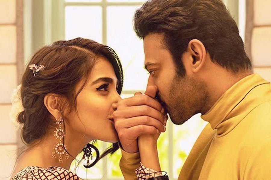 Which is the biggest flop movie in bollywood, lost 225 crore rupees in the box office