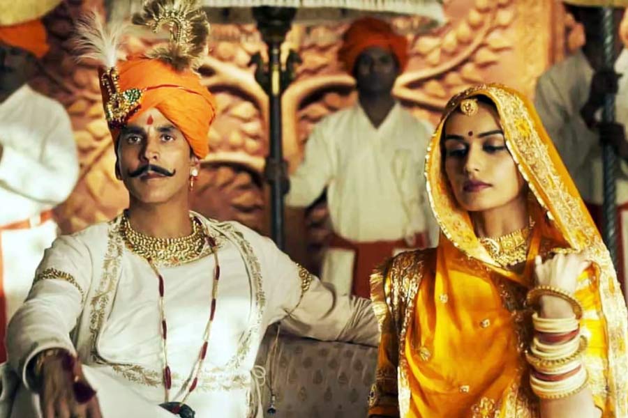 Which is the biggest flop movie in bollywood, lost 225 crore rupees in the box office