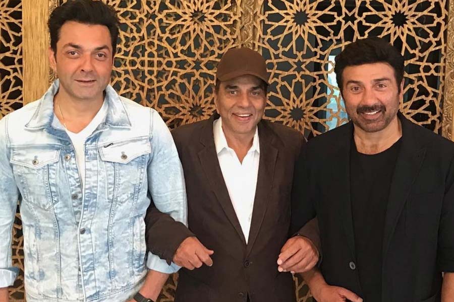 Dharmendra, Sunny Deol, Bobby Deol