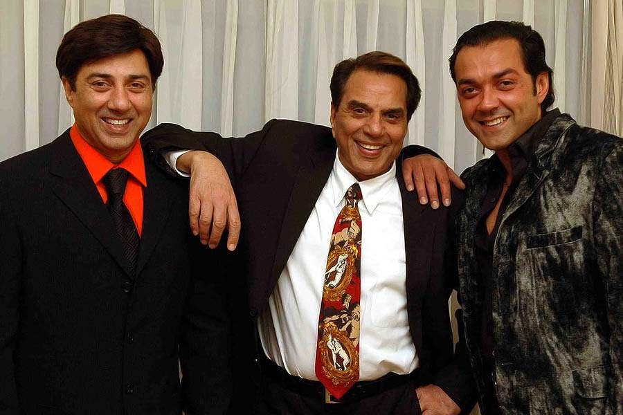Dharmendra, Sunny Deol, Bobby Deol