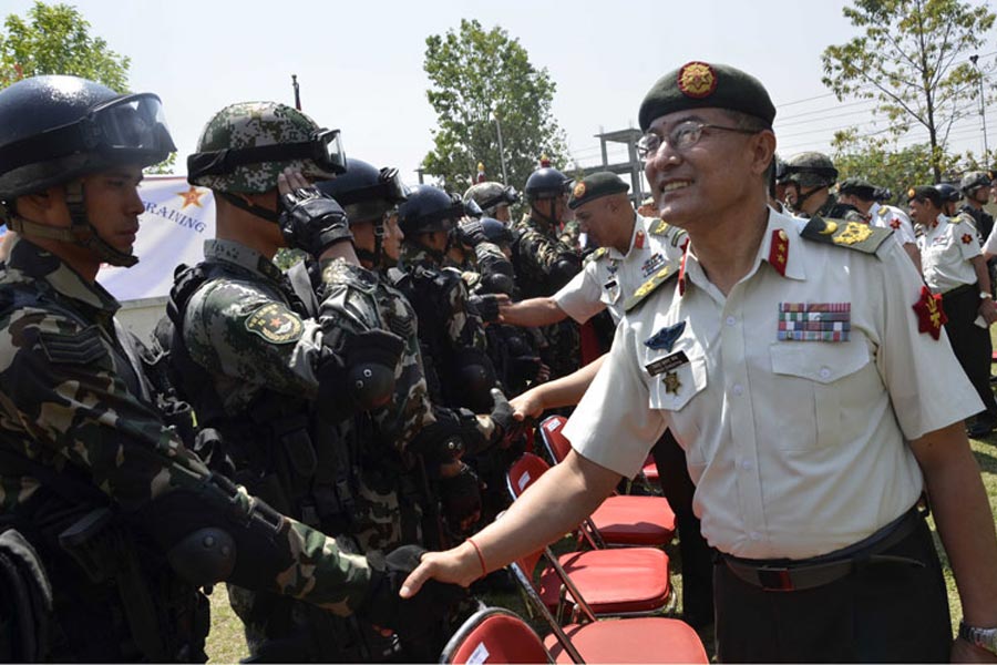 নেপালের সংবাদমাধ্যম জানিয়েছে, অতিমারির আগে দুই দেশের সামরিক বাহিনী একসঙ্গে মহড়া দিত, শরীরচর্চা করত। চিনে গিয়ে প্রশিক্ষণ নিত নেপালি সেনা। সেগুলি বন্ধ হয়ে গিয়েছিল। কাঠমাণ্ডু পোস্ট জানিয়েছে, দুই দেশের এই সামরিক কার্যকলাপই ফের শুরু হতে চলেছে।
