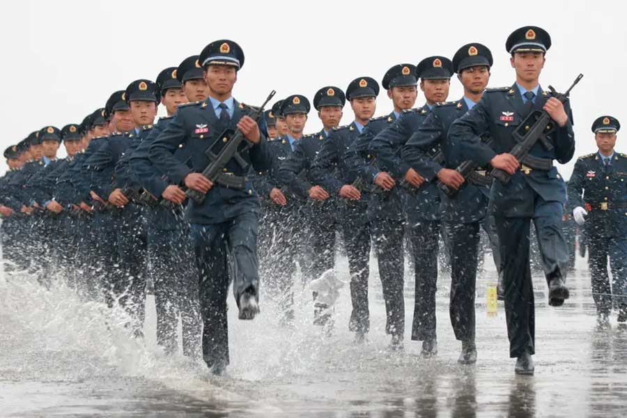 নেপাল সেনাবাহিনীর মুখপাত্র ব্রিগেডিয়ার জেনারেল কৃষ্ণপ্রসাদ ভাণ্ডারি বলেন, ‘‘এই বৈঠকের নেপথ্যে গুপ্ত কোনও কারণ রয়েছে কি না, আমি জানি না। তবে মনে করা হচ্ছে, দুই দেশের সেনার মধ্যে সহযোগিতা বৃদ্ধি করতেই এই বৈঠক।’’