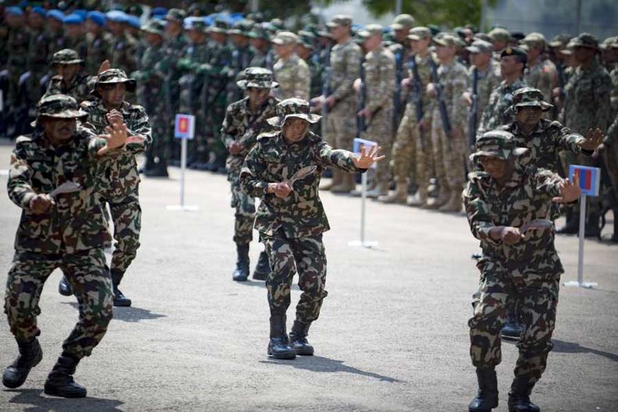 সামরিক কর্তাদের পাশাপাশি দুই দেশের সরকারি প্রশাসকদেরও কথাবার্তা চলেছে। কুনমিংয়ে বাণিজ্য প্রসারের চিন-দক্ষিণ এশিয়া এক্সপো চলছিল। সেখানে আমন্ত্রণ জানানো হয় নেপালকে। ১০০ জনের প্রতিনিধি দল নিয়ে উপস্থিত হয় নেপাল। সেই কর্মসূচির পাশেই নেপালের ভাইস প্রেসিডেন্ট রামশে প্রসাদ যাদবের সঙ্গে বৈঠক করেন চিনের বিদেশমন্ত্রী ওয়াং য়ি।