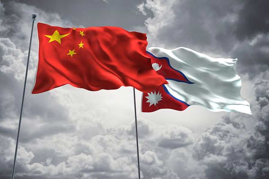 এর পরেই চিনের বিদেশ মন্ত্রক একটি বিবৃতি প্রকাশ করে। সেখানে যাদব এবং ওয়াং য়ির একটি কথোপকথন তুলে ধরা হয়েছে। যাদব জানিয়েছেন, নেপাল এবং চিন বিভিন্ন ক্ষেত্রে ঘনিষ্ঠ সহযোগী। কৌশলগত সহযোগিতার ক্ষেত্রেও দুই দেশের সম্পর্ক আরও গাঢ় হতে চলেছে।