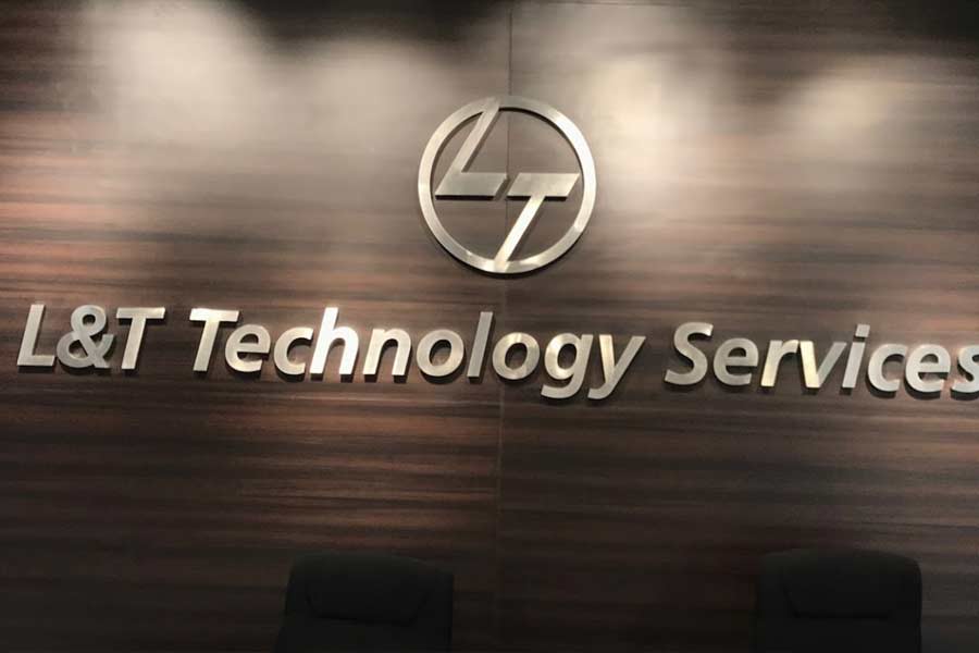 ইসরোর একটি সূত্র মারফত জানা গিয়েছে, চন্দ্রযানের গতিবর্ধক যন্ত্রপাতির জোগান দিয়েছে এল অ্যান্ড টি সংস্থা। মূলত হেড এন্ড সেগমেন্ট, মিডল সেগমেন্ট এবং নজ়েল বাকেট ফ্লাঙ্গ পোয়াইয়ের কারখানায় পরীক্ষা করে দেখার পর তা তুলে দেওয়া হয়েছে ইসরোর হাতে।