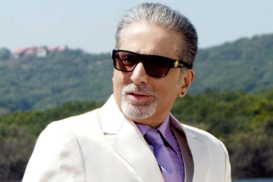 ১৯৫৬ সালের ১ জুলাই মুম্বইয়ে জন্ম শম্মি কপূর এবং গীতা বালির পুত্র আদিত্যরাজের। পরিবারের সকলে ফিল্মজগতের সঙ্গে যুক্ত হওয়ার কারণে ছোট থেকে আদিত্যরাজেরও অভিনয়ের প্রতি আগ্রহ জন্মায়।