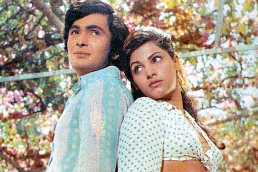 ‘সত্যম শিবম সুন্দরম’, ‘গ্রেফতার’, ‘সাজন’, ‘দিল তেরা আশিক’, ‘পাপি গুড়িয়া’ এবং ‘আরজ়ু’র মতো হিন্দি ছবিতে সহ-পরিচালনা করতে দেখা যায় আদিত্যরাজকে।