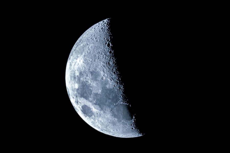 What problems did Apollo 11 mission crew faced in the moon 