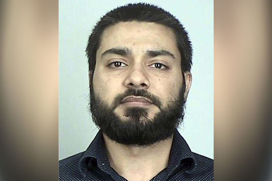 Pakistani doctor Muhammad Masood gets 18 years in jail for attempting to support ISIS, conduct \\\\\\\\\\\\\\\'lone wolf\\\\\\\\\\\\\\\' attacks in US