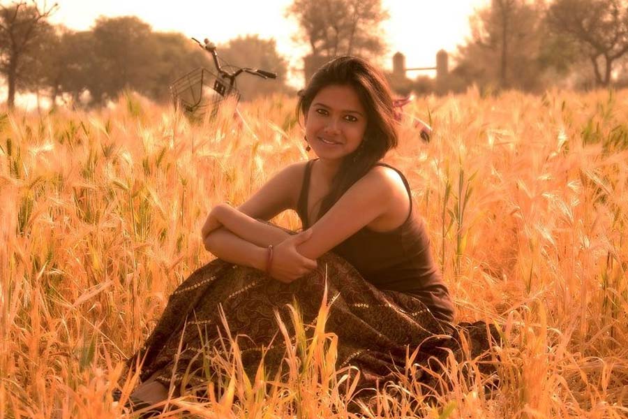 সরকারি আমলা হওয়ার পরীক্ষায় সফলদের তালিকায় ছিল তাঁর নাম। দেশের কাজে তাঁর বহু উদ্যোগ প্রশংসিত। অথচ আইএএস অফিসার অনন্যা দাস তাঁর মেধা বা কৃতিত্বের জন্য খবরে আসেননি। তাঁর কথা দেশবাসী জেনেছিলেন সম্পূর্ণ অন্য একটি কারণে।