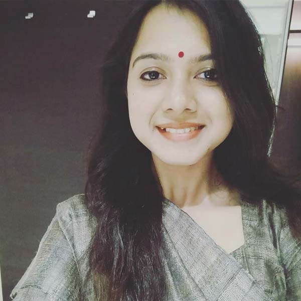 দু’বোনের মধ্যে অনন্যাই বড়। এক সাক্ষাৎকারে তিনি জানিয়েছিলেন, তাঁকে পড়াশোনার ব্যাপারে নানা ভাবে সাহায্য করেছে তাঁর পরিবার। তবে মা আনিতা দাস সবচেয়ে বেশি পাশে থেকেছেন। 