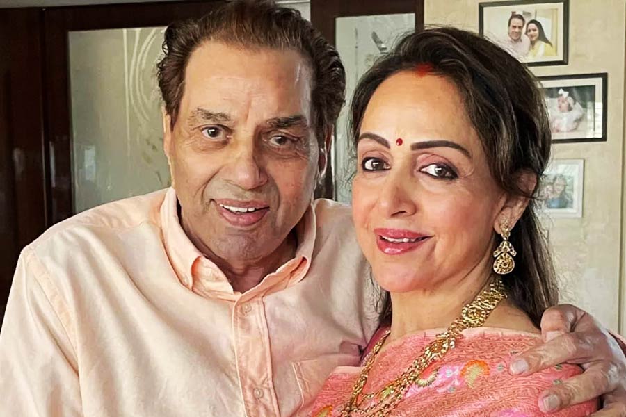 ১৯৭৯ সালে ২১ অগস্ট হেমার সঙ্গে বিয়ে হয় ধর্মেন্দ্রের। বিয়ের পর দুই কন্যাসন্তানের জন্ম দেন হেমা।