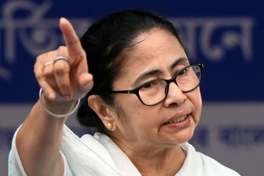 গত ২৭ মে খাদিকুল গ্রামে গিয়ে এগরাকাণ্ডের জন্য ‘মাথা নত করে ক্ষমা’ চান মুখ্যমন্ত্রী মমতা বন্দ্যোপাধ্যায়। প্রশাসনিক ব্যর্থতার কথা স্বীকার করে নিয়ে এই ধরনের ঘটনার পুনরাবৃত্তি রুখতে একগুচ্ছ পদক্ষেপের কথা বলেন তিনি।