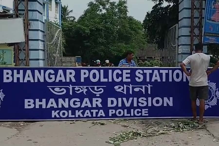 The signboard  in front of Bhangar Police station changer after it incorporate with Kolkata Police area