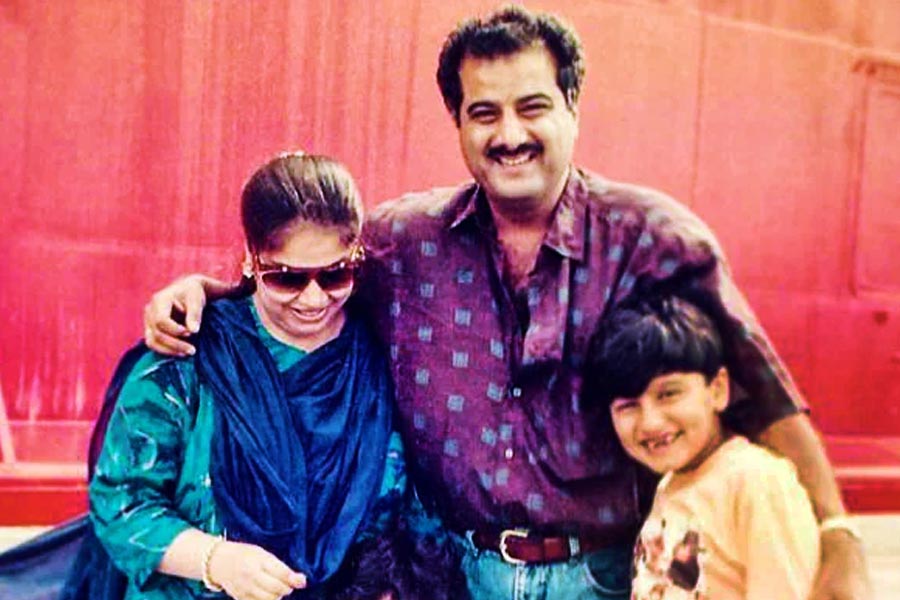 বলিপাড়া সূত্রে খবর, ১৯৮৩ সালে প্রযোজক মোনা শৌরীকে বিয়ে করেন বনি। কিন্তু ১৯৯৬ সালে বনি এবং মোনার বিচ্ছেদ হয়। তার পর শ্রীদেবীকে বিয়ে করেন বনি। ২০১৮ সালে মৃত্যুর কোলে ঢলে পড়েন অভিনেত্রী।