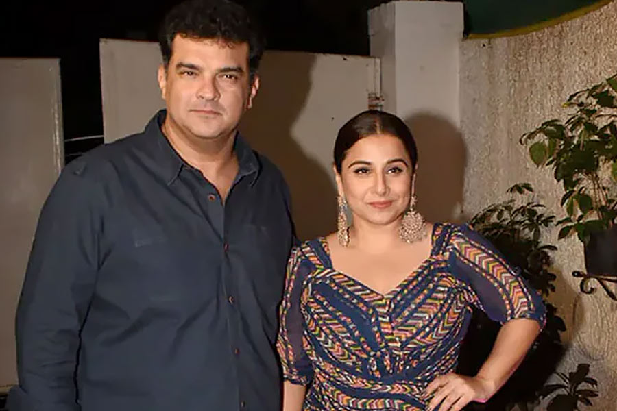 বিবাহবিচ্ছিন্ন ছিলেন অভিনেত্রী বিদ্যা বালনের স্বামী সিদ্ধার্থ রায় কপূরও। শৈশবের বান্ধবী আরতি বজাজকে বিয়ে করেছিলেন সিদ্ধার্থ। কিন্তু তাঁদের সংসার বেশি দিন টেকেনি।