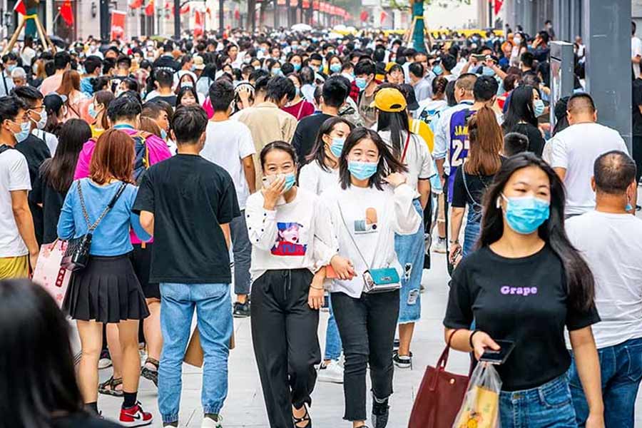 Economic slowdown might bring Lost Decade situation of Japan in China.