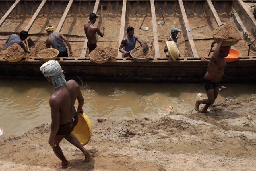 image of sand trafficking 