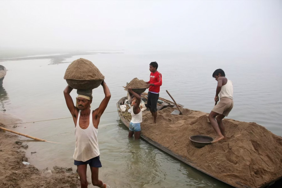 image of sand trafficking 