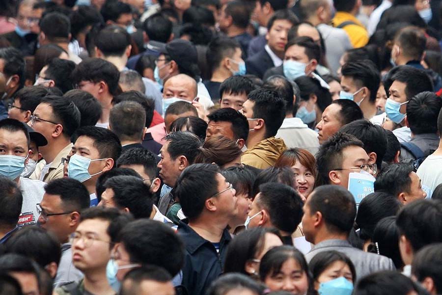 Economic slowdown might bring Lost Decade situation of Japan in China.