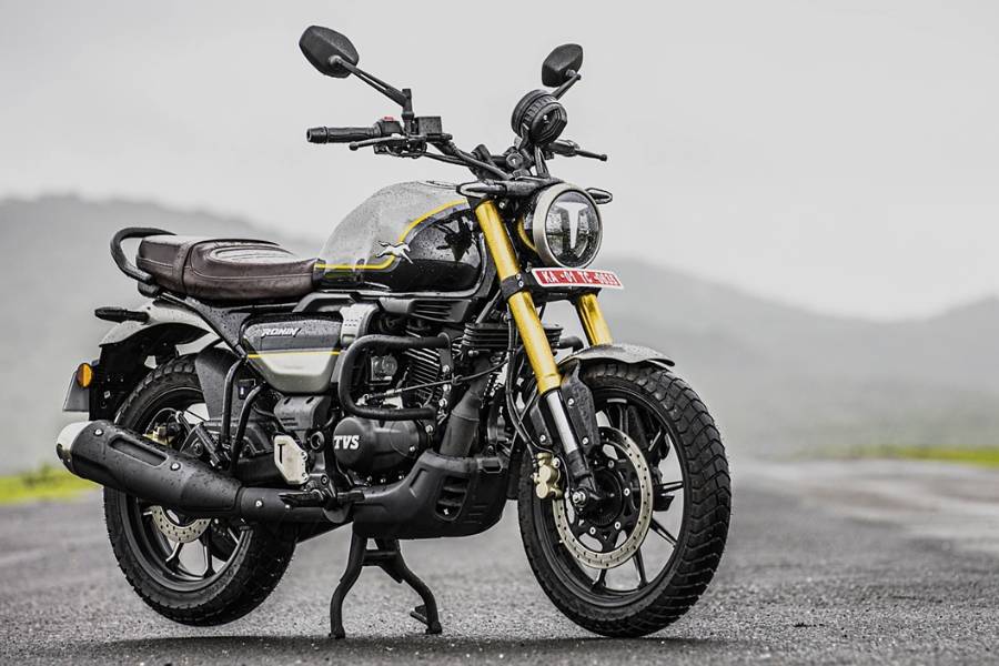 সামনেই পুজো। তার আগেই বাইক কেনার কথা ভাবছেন!  অথচ কম দামে কোন বাইকটি ভাল বুঝতে পারছেন না?