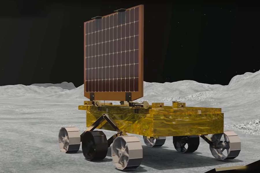 Pragyan Rover has taken picture of Lander Vikram in the Moon.