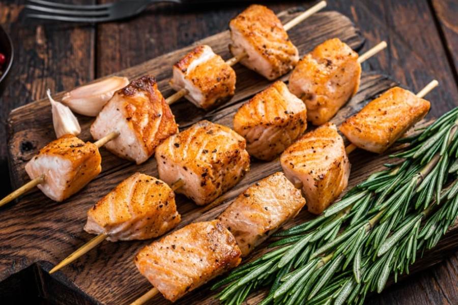 মোটা হওয়ার চিন্তা ভুলে এমন সময় শুধুই খাওয়া এবং খাওয়া। আর জমজমাট আসর বসলে? কাবাব ছাড়া তো কথাই নেই। 