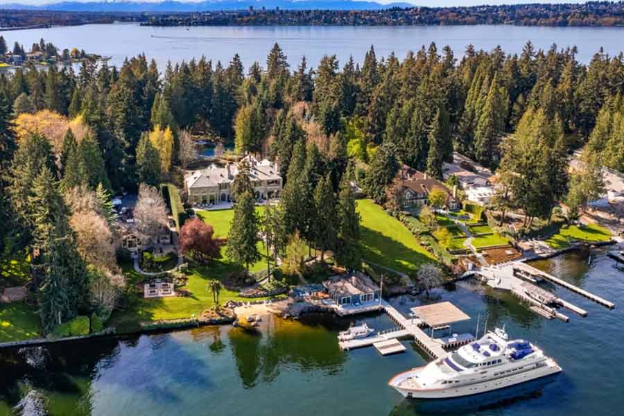 image of Bezos's house 