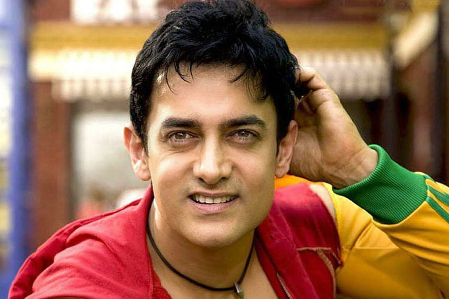 Meet the most successful bollywood actor who has earned 8000 crore rupees from the box office 