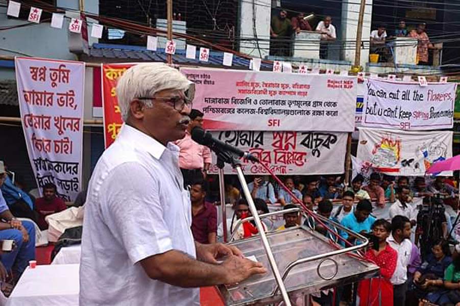 সুজন চক্রবর্তী।