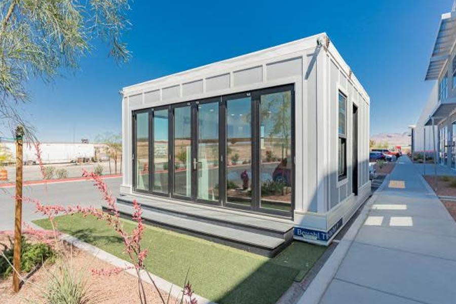 হ্যালো পত্রিকা জানিয়েছে, মাস্কের এই ফ্ল্যাটের আয়তন মাত্র ৩৭৫ বর্গফুট। ৫০ হাজার ডলার দিয়ে সেটি কিনেছিলেন তিনি। ভারতীয় মুদ্রায় যা প্রায় ৪১ লক্ষ টাকা।