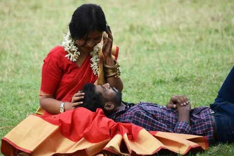 ঘটনাচক্রে, সেই সময় সুশান্তের পরিবারও সুতপার বিরুদ্ধে ‘উস্কানি’ দেওয়ার অভিযোগ তোলে। খুনের কারণ হিসাবে পুলিশকে সুশান্ত বলেছিলেন, সুতপার ‘অন্য কারও’ সঙ্গে ‘সম্পর্ক’ গড়ে ওঠা তিনি মেনে নিতে পারছিলেন না।