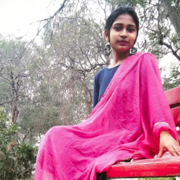 পুলিশ সূত্রে জানা যায়, সুতপার দেহে ছিল ৪২টি আঘাতের চিহ্ন। আঘাত গুরুতর ছিল বলে ঘটনাস্থলেই মৃত্যু হয় তাঁর। প্রত্যক্ষদর্শীরা সুতপাকে বাঁচানোর চেষ্টা করলে পিস্তল দেখিয়ে ভয় দেখান বলেও সুশান্তের বিরুদ্ধে অভিযোগ ওঠে।