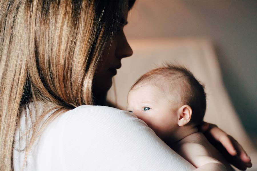 এর পরেই ক্রিস্টি সিদ্ধান্ত নেন, স্বামীর প্রাক্তন স্ত্রীর ছেলেকে দত্তক নেবেন তিনি। নাম দেন লেভি। শিশুটির বাবা ওয়েসলি নন। তাতে অবশ্য ক্রিস্টির সিদ্ধান্ত বদলায়নি।