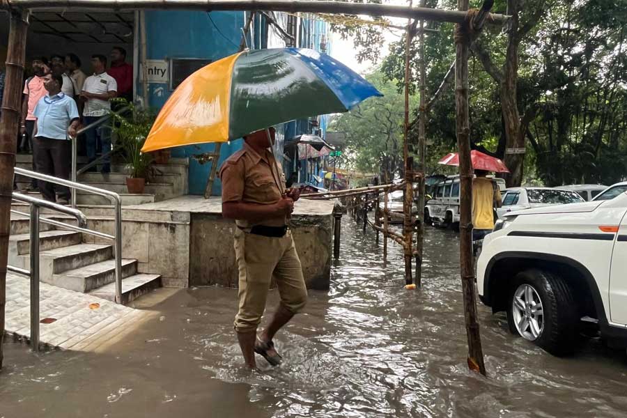 Rain to continue in Kolkata and surroundings over the next few days.