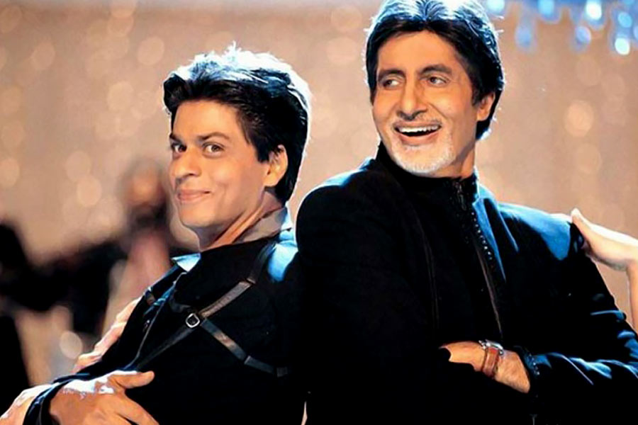 ‘কভি খুশি কভি গম’, ‘পহেলি’, ‘কভি অলবিদা না কহে না’, ‘ভূতনাথ’, ‘বীর জ়ারা’ ছবিতে একসঙ্গে অভিনয় করেছেন অমিতাভ এবং শাহরুখ।