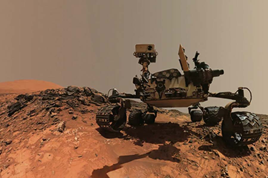 A volcano in the Mars was once surrounded by water.