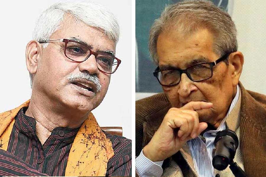 Bidyut Chakraborty attacked Amartya Sen